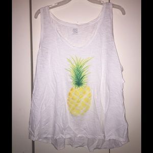 🍍Old Navy Pineapple tank top🍍